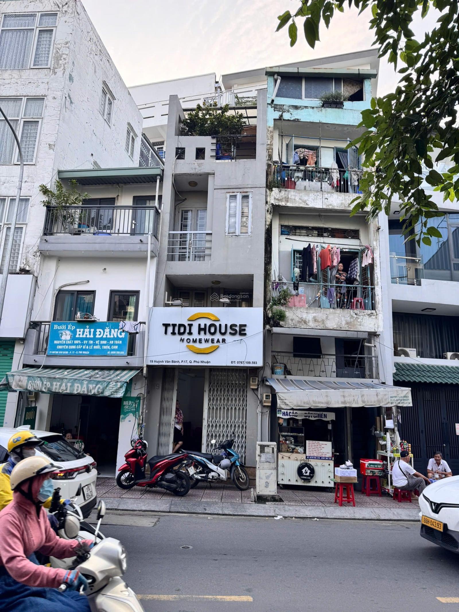 Nhà mặt phố Huỳnh Văn Bánh, Phú Nhuận 9.05 tỷ - Mặt tiền kinh doanh đắc địa!