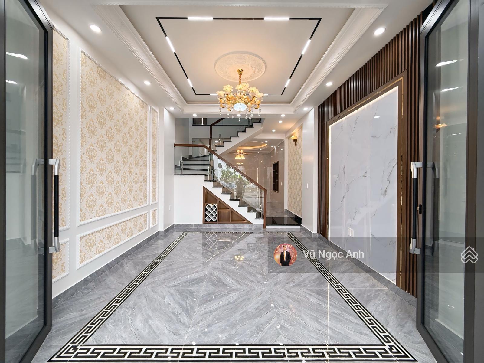 Nhà 4 Tầng 40m² Hùng Vương, Hồng Bàng - Giá 4.95 Tỷ, Ô Tô Đỗ Cửa