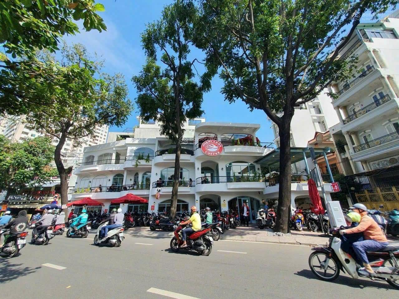 Nhà phố Trường Sa, Quận 3 185m² - 3 mặt tiền, Dòng tiền ổn định!