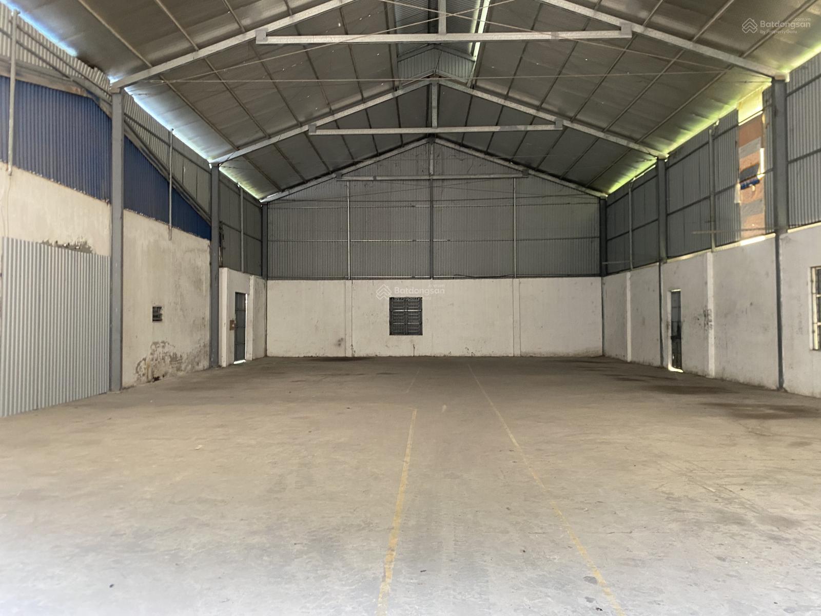 Kho Đan Phượng 325m² - Container thoải mái, hoạt động ngay!