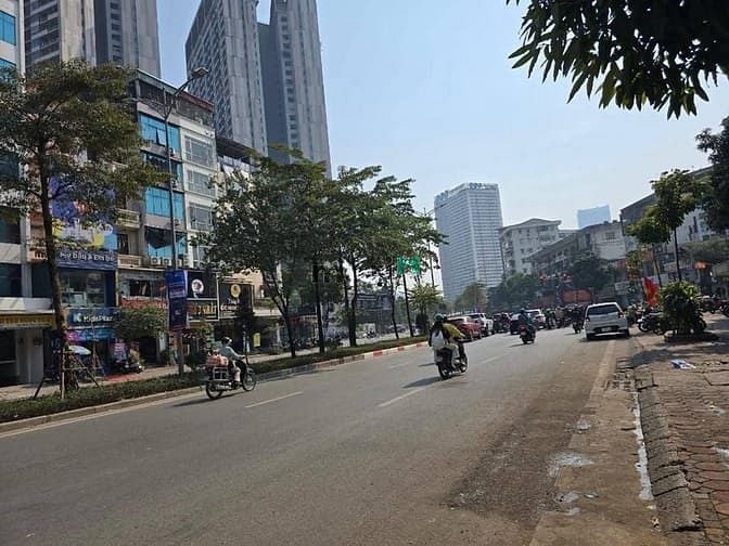 Tòa Nhà Văn Phòng 9 Tầng Mặt Phố Nguyễn Hoàng - Kinh Doanh Đắc Lợi