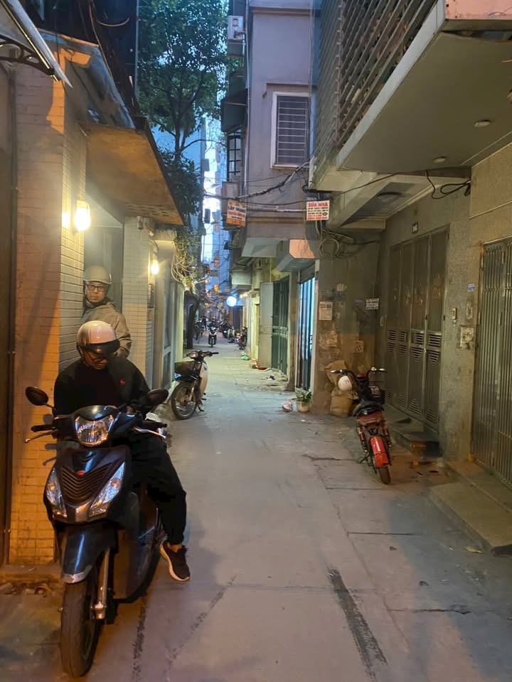 Nhà 19m² Trần Khát Chân, 4 Tầng, 2PN - Kinh doanh nhỏ, Giá 2 Tỷ