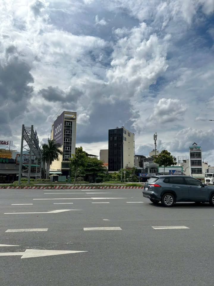 Tòa nhà mặt tiền Nguyễn Văn Linh Q7 144m² - Thu nhập 200tr/tháng!