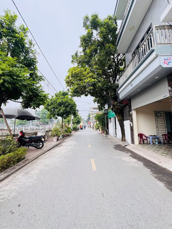 Bán nhà mặt tiền Đặng Xá Gia Lâm 60m² - Vị trí trục chính ô tô tránh!