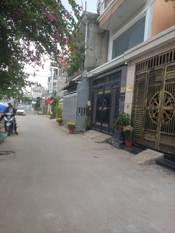 Thuê nhà nguyên căn Quận 12 80m² giá 11tr - Ô tô vào tận nhà!