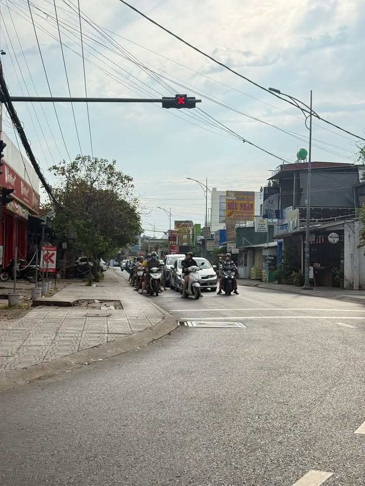 Nhà Phố Lê Văn Phẩm, Mỹ Tho 138m² - Mặt Tiền Kinh Doanh Đắc Địa!