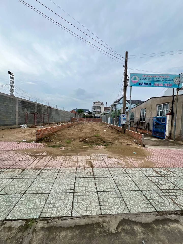 Bán đất mặt tiền Nguyễn Trung Trực Mỹ Tho 136m² - Vị trí đắc địa!
