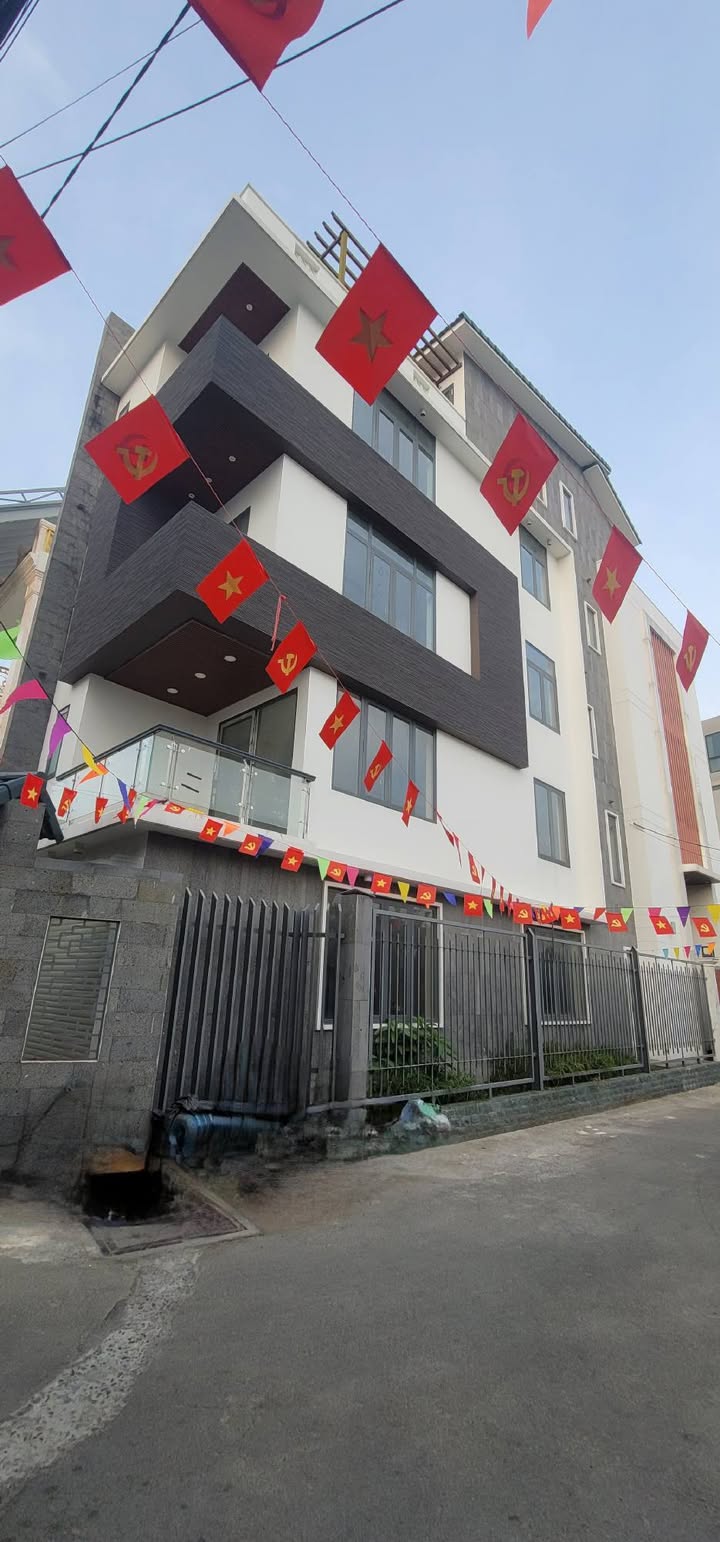 Nhà phố Đặng Văn Bi, Thủ Đức 16 tỷ - Vị trí đắc địa