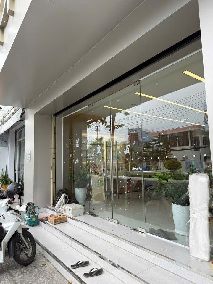 Nhà Mặt Tiền Nguyễn Trung Trực, Rạch Giá - Kinh Doanh Đỉnh Cao, Thu Nhập 19 Triệu/Tháng