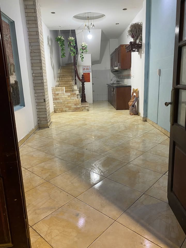 Nhà riêng Ngõ 50 Võng Thị Tây Hồ 45m² - Vị trí đẹp, 200m Hồ Tây!