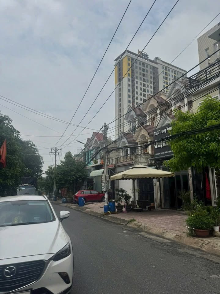 Nhà Phố Trần Đại Nghĩa Dĩ An 72m² - Mặt tiền kinh doanh đắc địa!