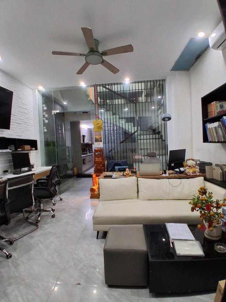 Nhà Thanh Khê Đà Nẵng 61m² 5 tỷ - Sổ hồng sẵn, sát biển!