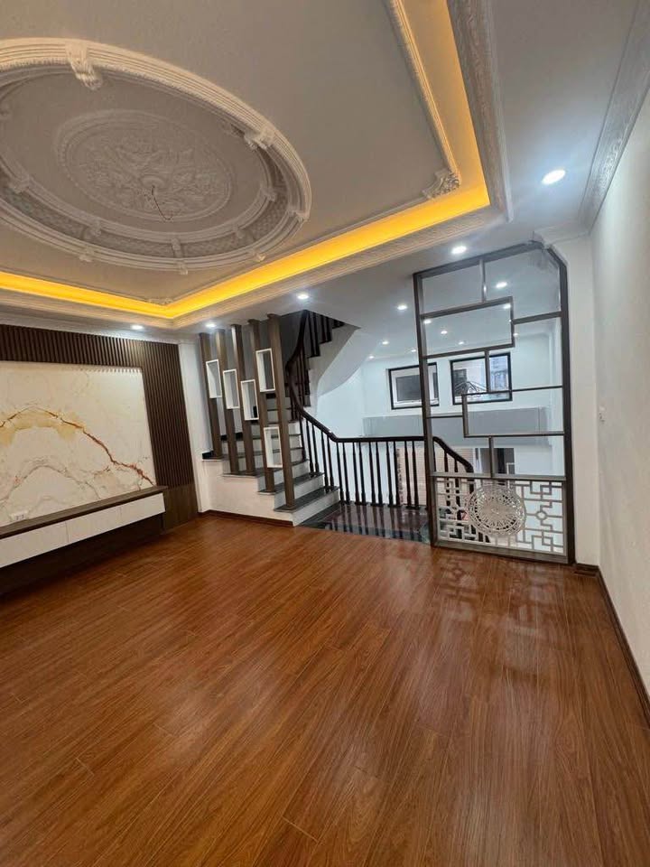 Bán nhà Ngô Quyền Vạn Phúc 30m² hơn 6 tỷ - Ô tô đỗ cửa cực hiếm!