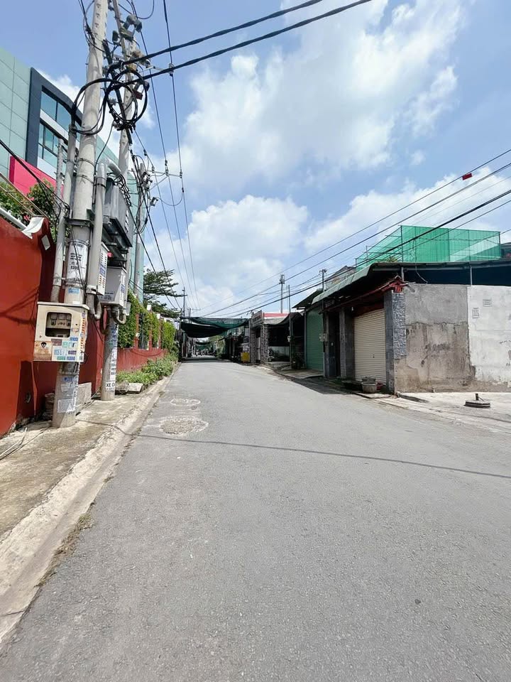 Nhà 220m² Trảng Dài, Biên Hòa - Sổ Hồng Full Thổ Cư, Giá 3.3 Tỷ