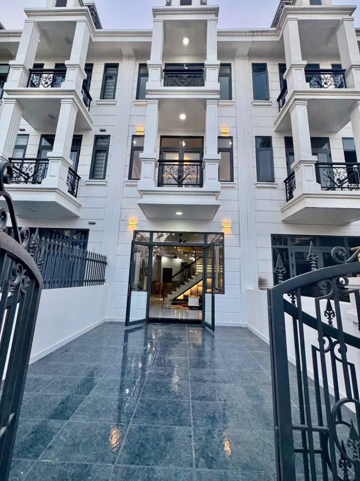 Cho thuê nhà full nội thất tại Tân Phước Khánh, Bình Dương - Giá 12 triệu/tháng