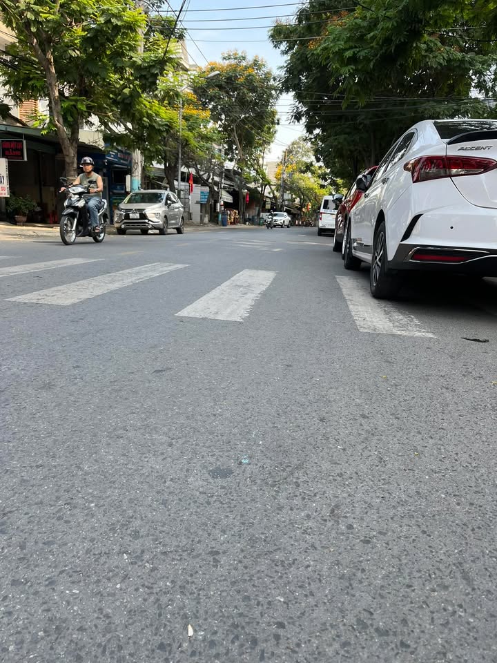 Nhà phố Linh Xuân, Thủ Đức 160m² - Mặt tiền kinh doanh đắc địa!