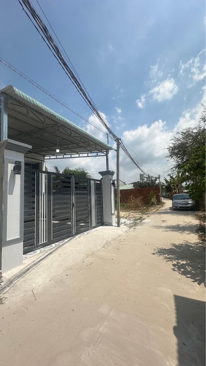 Nhà Mặt Tiền Gò Dầu, Tây Ninh - 160m² Thổ Cư, Giá 1.05 Tỷ