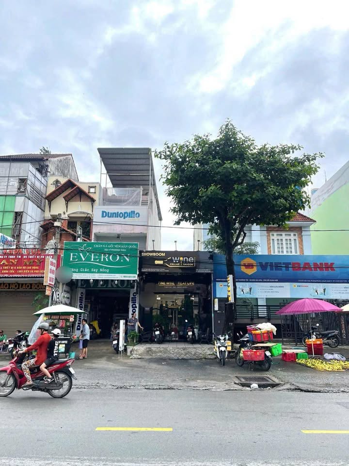 Nhà Phố Đỗ Xuân Hợp 90m² 20 tỷ - Mặt tiền kinh doanh đắc địa!