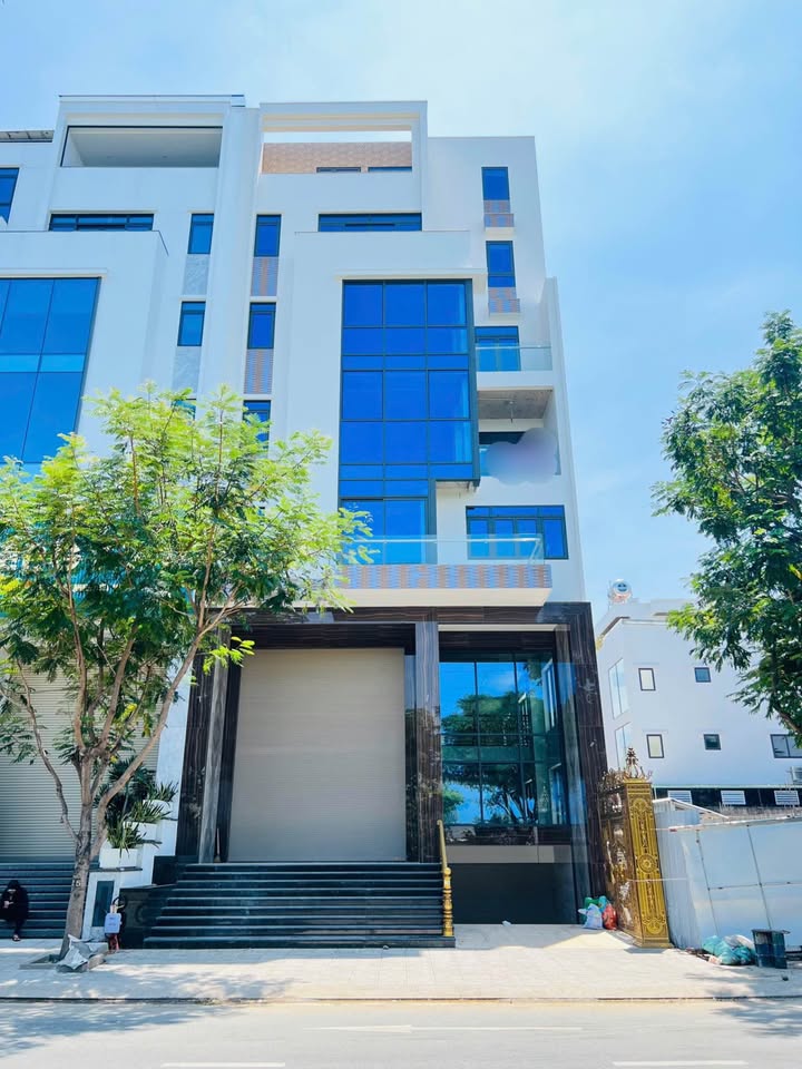 Văn phòng Trần Quý Kiên 240m² thỏa thuận - View sông
