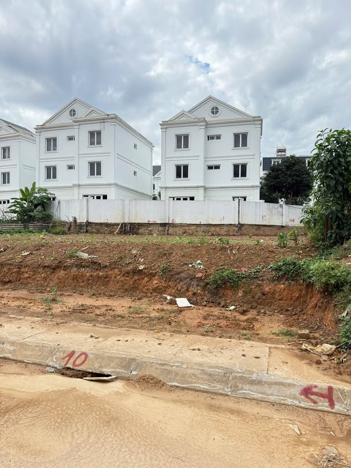 Đất nền Yên Bái 330m² - Sổ đỏ chính chủ, đường ô tô tránh!