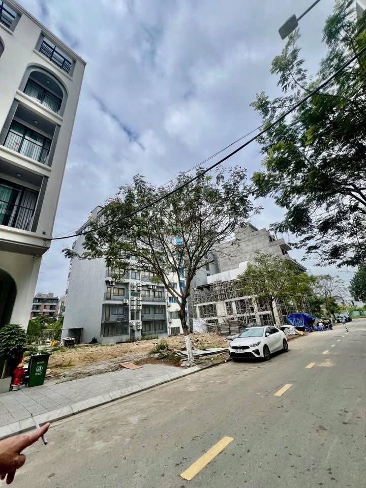 Đất đường Khuê Mỹ Đông 11 Đà Nẵng 204m² 39 tỷ - Tiềm năng tăng giá