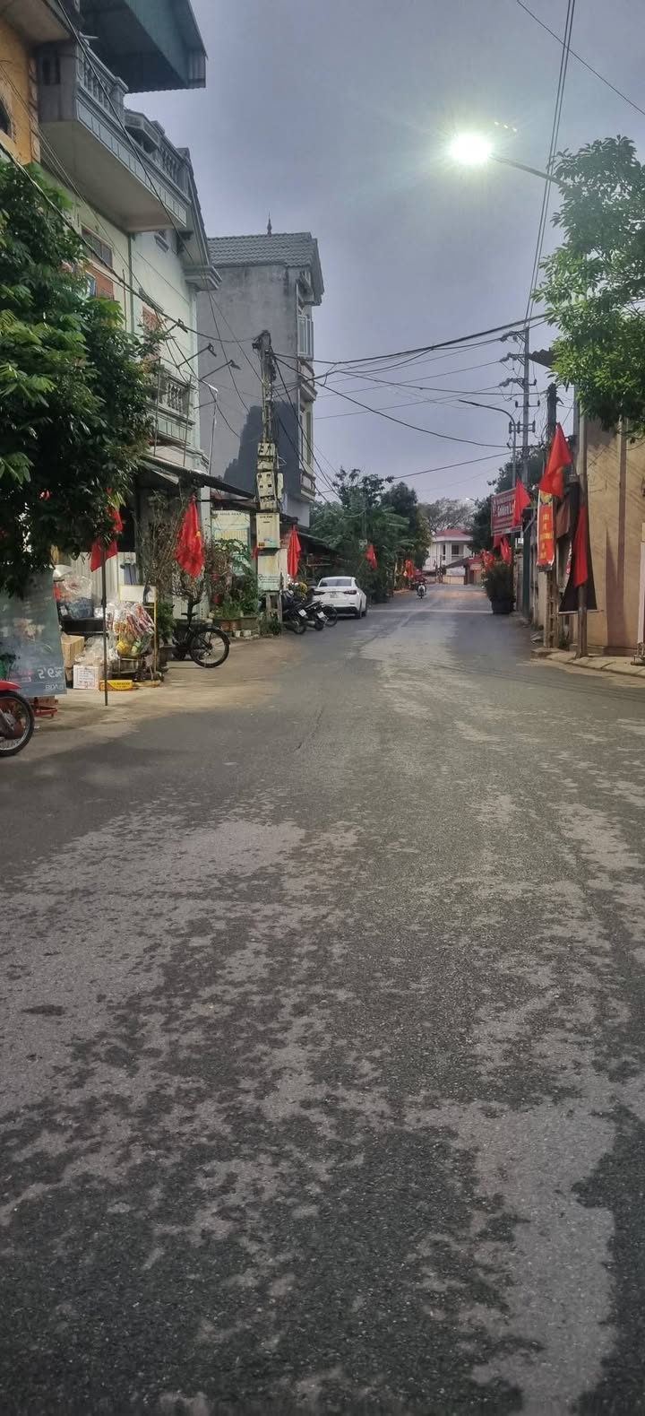 Đất Nền Khoái Châu 90m² - Sổ Vuông, 2 Mặt Đường Ô Tô Tránh