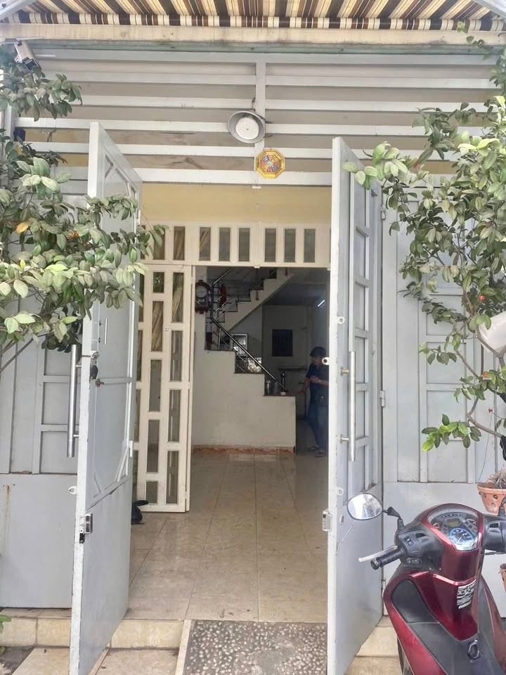 Nhà Nguyên Căn 40m² 2PN Hẻm Rộng Lê Văn Thịnh - Giá 7.5 Triệu/Tháng