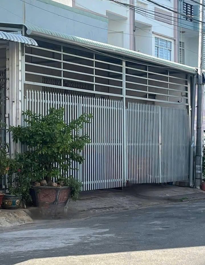 Cho thuê kho KDC Long Thịnh 200m² giá 10 triệu - Hoạt động ngay!