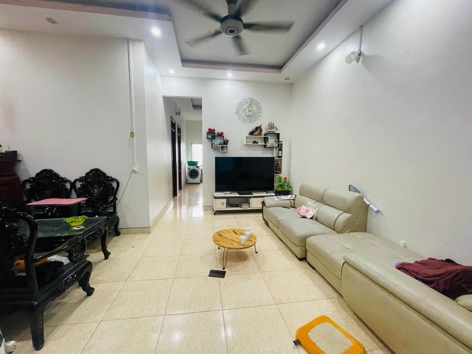 Nhà 129m² Đường Lê Hoàn, Hà Giang - Sân Rộng Đỗ Ô Tô, Giá 1 Tỷ