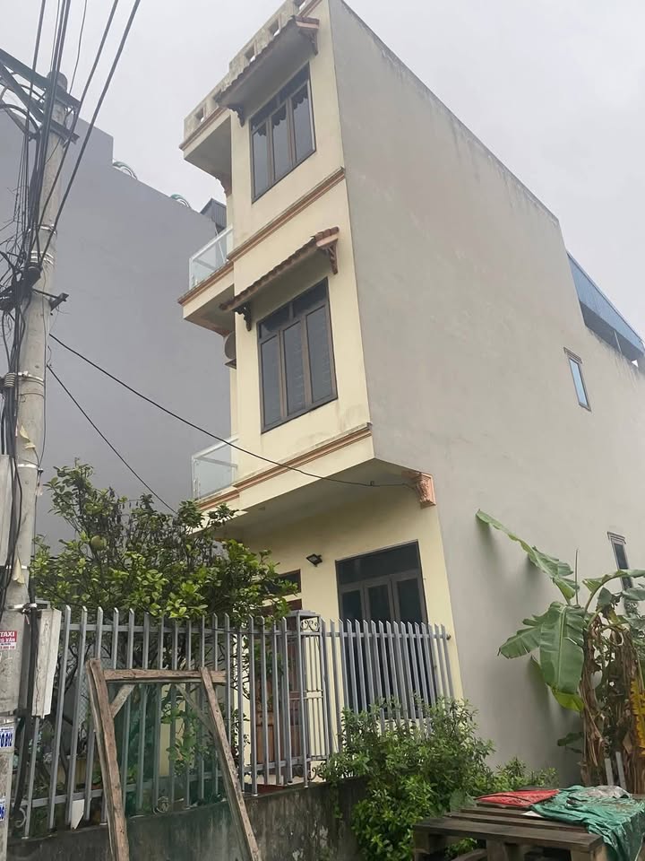 Nhà 3 Tầng Đồng Văn 130m² - Ô tô thông các ngả, sẵn sàng ở ngay!