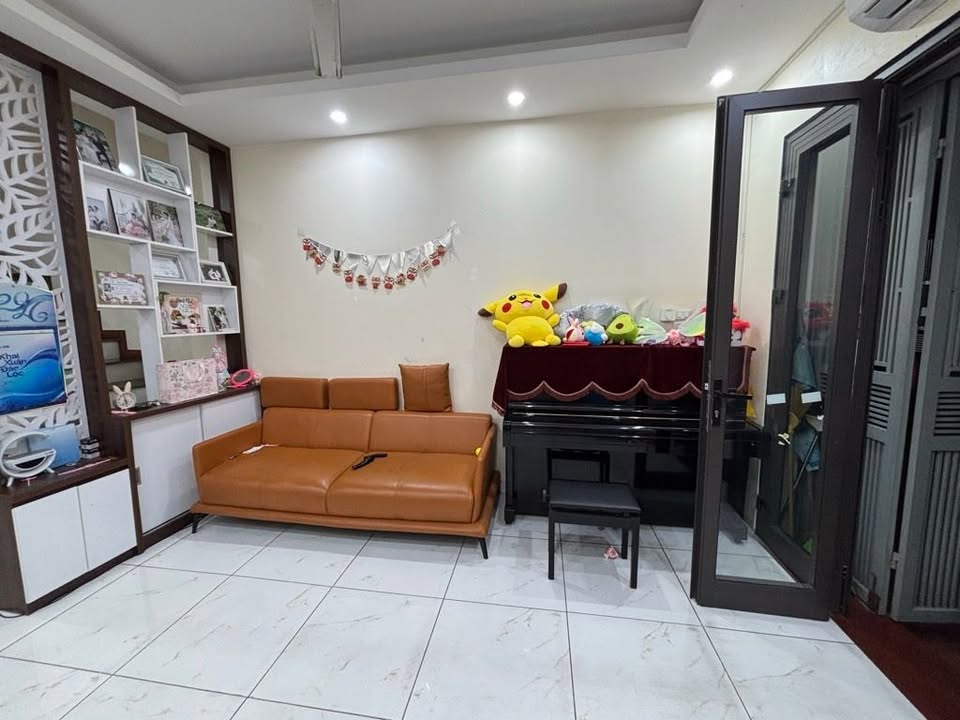 Nhà Phố Việt Hưng 45m² - Sổ Đỏ Sẵn Sàng, Giao Dịch Ngay!