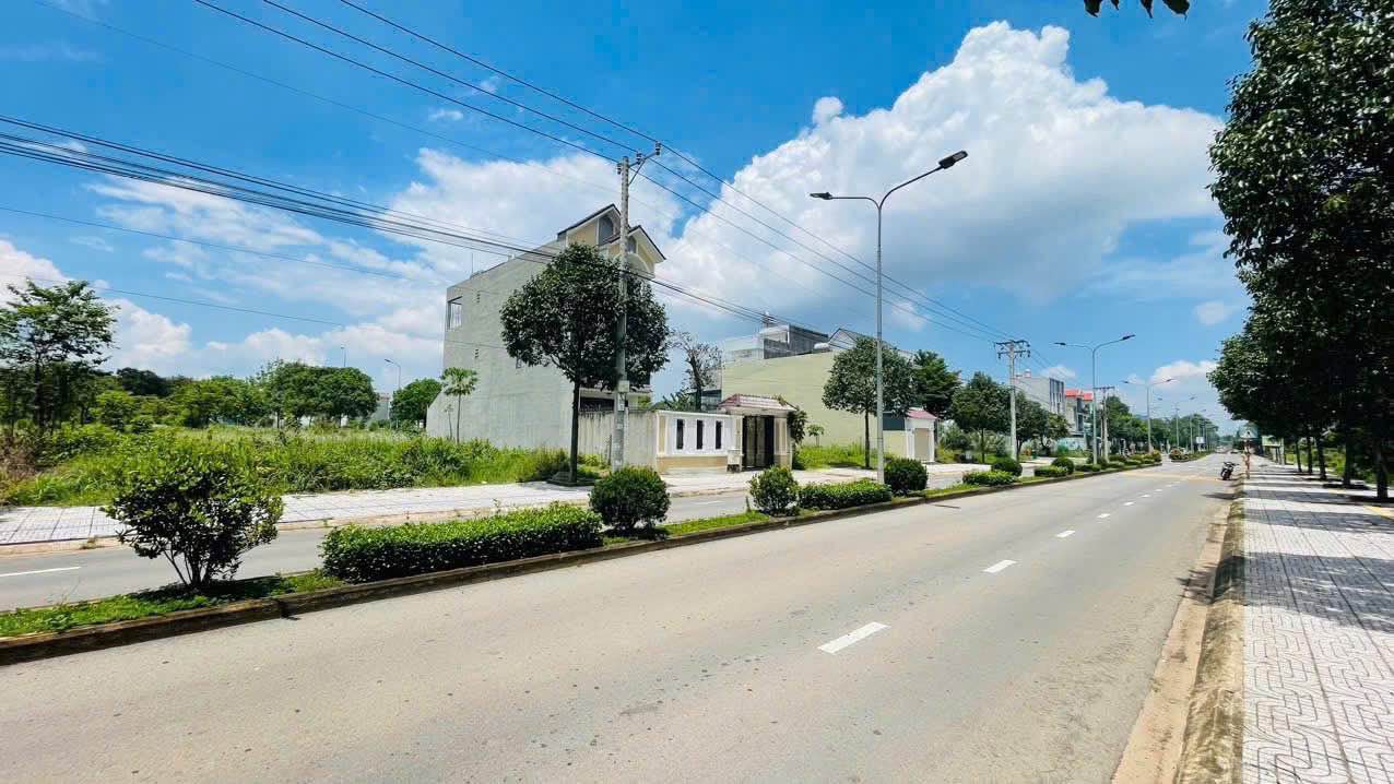 Đất nền Trảng Bom 100m² Sổ đỏ Full thổ cư - Giá 2.1 tỷ/lô