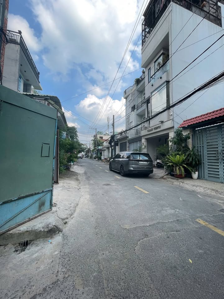 Nhà 2 Tầng Hẻm Xe Hơi 60m² Linh Chiểu, Thủ Đức - Sẵn Sàng Về Ở Ngay!