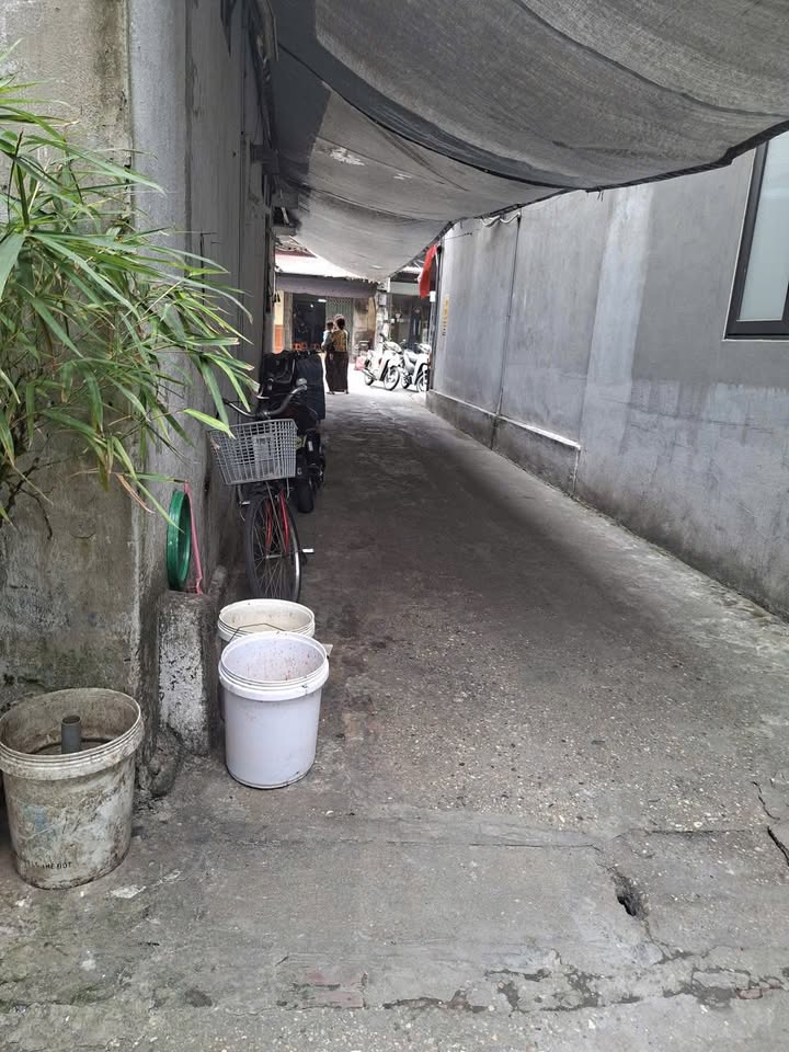 Bán nhà Phường Kinh Bắc 81m² giá 3.x tỷ - Vị trí đẹp ô tô đỗ cửa