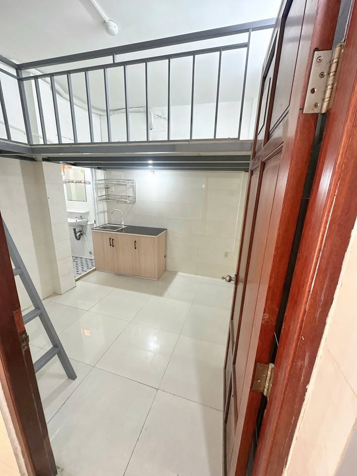 Thuê phòng gác Lũy Bán Bích Tân Phú 3.2 triệu - Giờ giấc tự do!