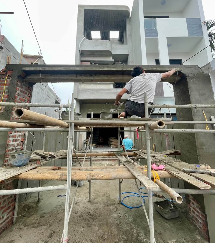 Bán nhà mặt phố Lộc Vượng Nam Định 74m² giá 4.x tỷ - Vị trí đắc địa kinh doanh ngay!