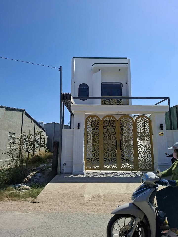 Nhà mặt tiền Tây Ninh 138m² giá 2.7 tỷ - Mặt tiền kinh doanh đắc địa!