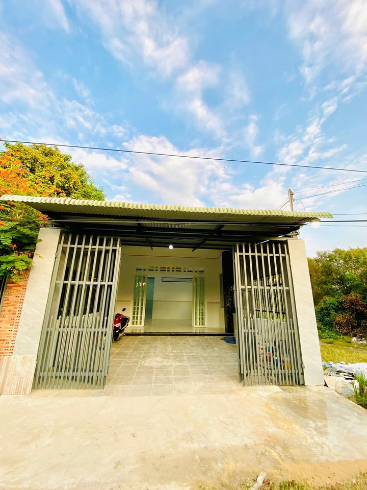 Nhà riêng Hòa Thành 141m² 1.299 tỷ - Ô tô vào sân