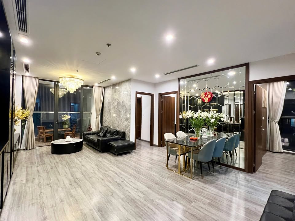 Căn hộ A10 Nam Trung Yên 103m² giá 10.7 tỷ - Full nội thất cao cấp!