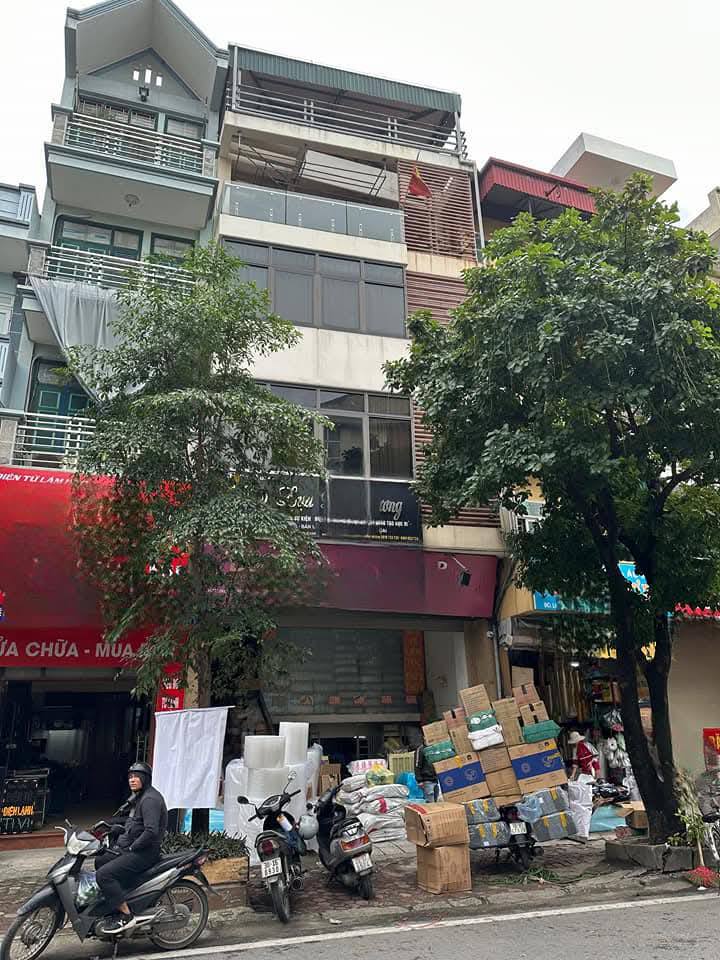 Nhà Mặt Phố Lê Hồng Phong, Ba Đình 90m² - Mặt tiền kinh doanh đắc địa!