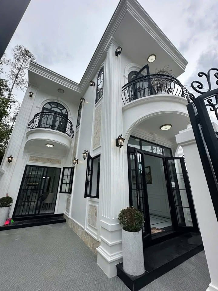 Cho thuê nhà 2 tầng 200m² đường Huyền Trân Công Chúa, Huế - Sẵn Sàng Ở Ngay