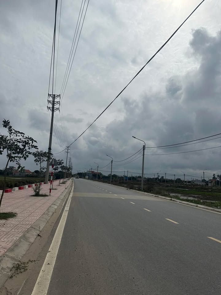 Đất nền mặt đường trục Đông Nam, Yên Khánh, Ninh Bình - 100m² sổ đỏ