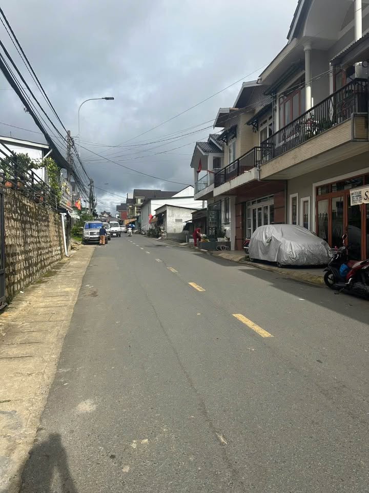 Nhà Phố Đường Xuân Thành, Đà Lạt 2.05 tỷ - Mặt tiền kinh doanh đắc địa!