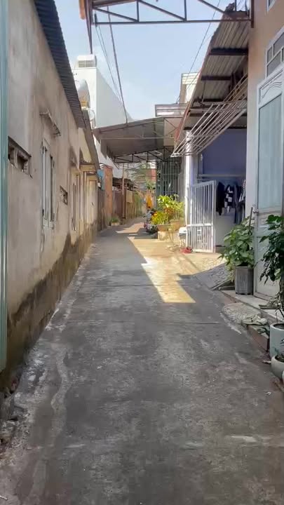 Nhà Nguyên Căn Quận 3 chỉ 2 triệu/tháng - Sẵn sàng ở ngay!