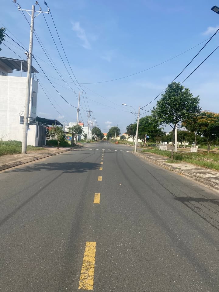 Bán Nền Đất Sài Gòn Village Long Hậu 80m² Hướng Nam - Giá 2.5 Tỷ