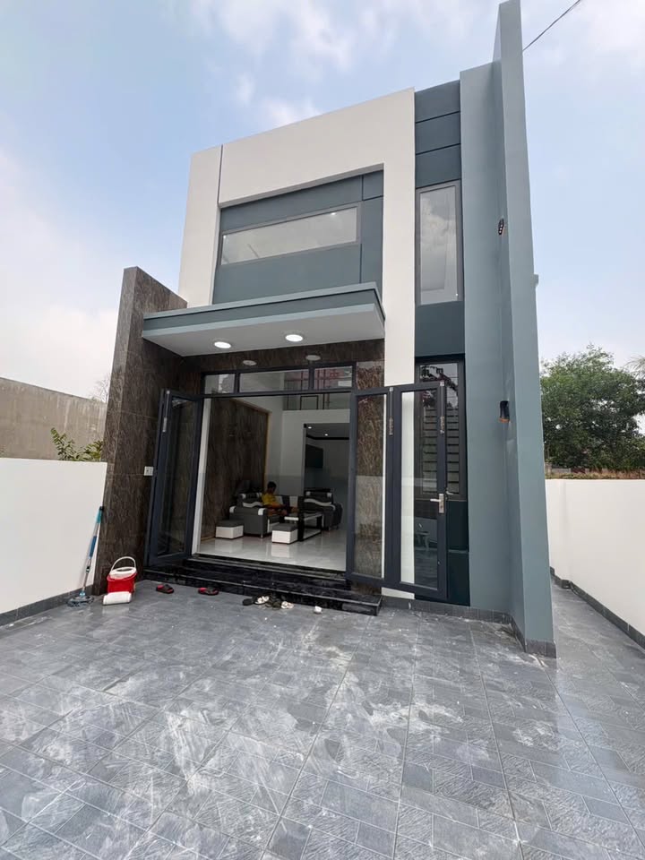 Nhà Phố Hắc Dịch 102m² - 3PN Đầy Đủ Nội Thất, Sổ Hồng Sẵn Sàng