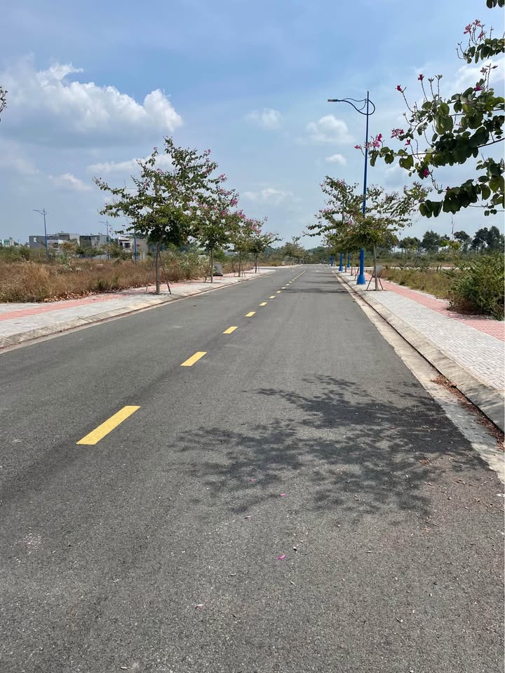 Bán Gấp Đất Nền TDc Hoà Long, Bà Rịa - 90m² - 2.2 Tỷ - Sổ Đỏ Sẵn