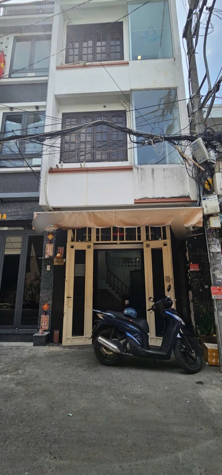 Bán nhà Quận 11 Lạc Long Quân 29m² - 6.8 tỷ - Ô tô vào tận nhà!