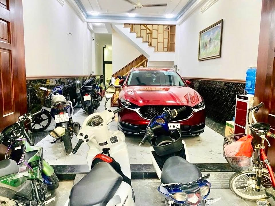 Nhà 3 Tầng Hương Lộ 2, Bình Tân - 88m² - 7.1 Tỷ - Ô Tô Ngủ Trong Nhà