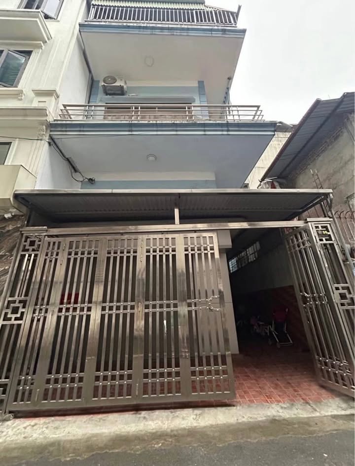 Bán Gấp Nhà 3 Tầng Mặt Đường Khu Sau La, Nam Định - 64.5m²